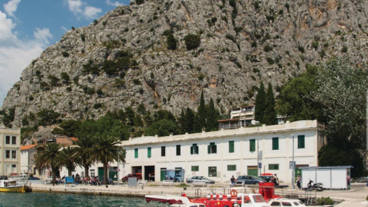 Apartments By The Sea Omis - 13727 Exterior photo
